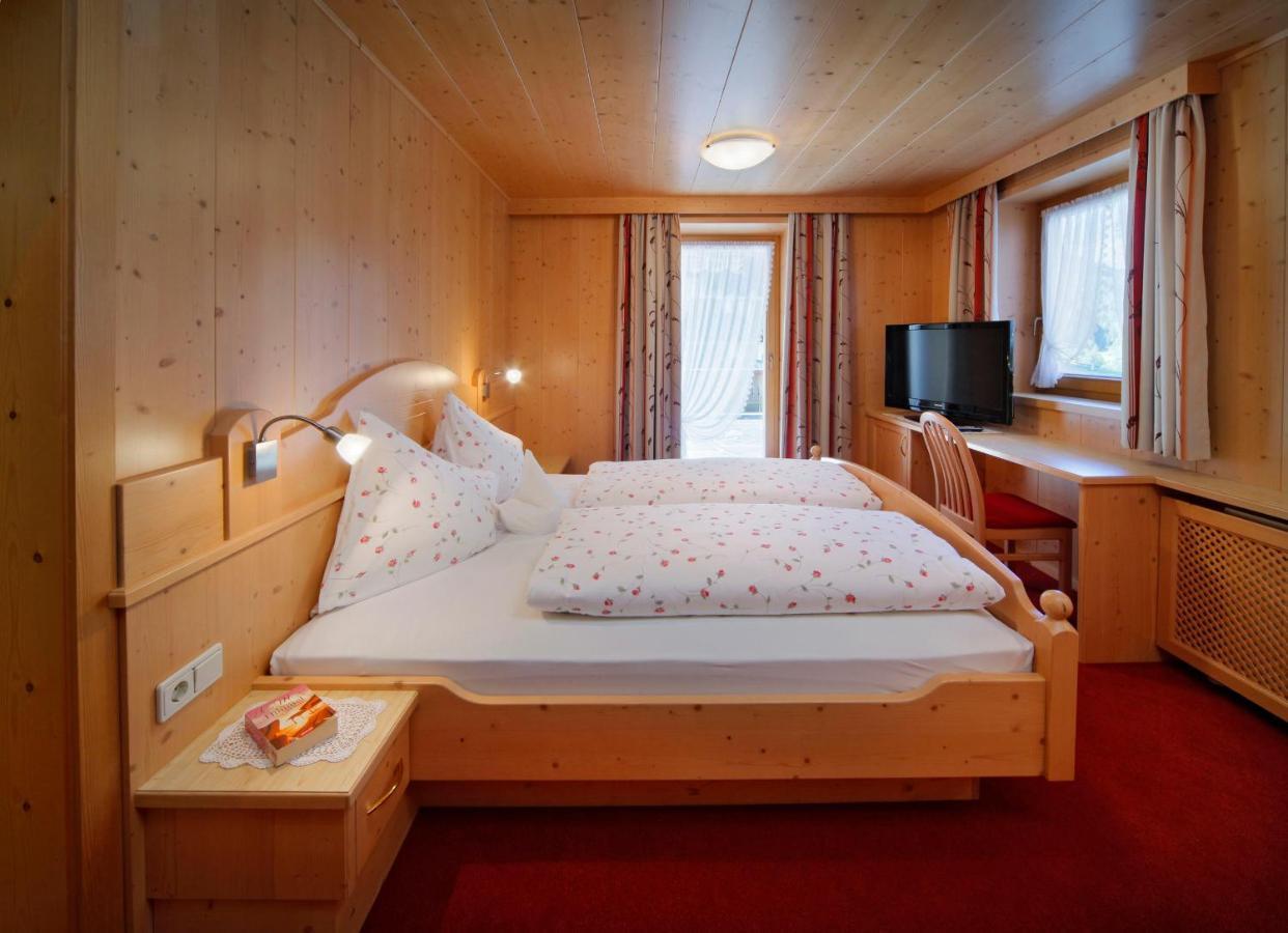 Gasthof Pension Innerhutt Pfelders Extérieur photo